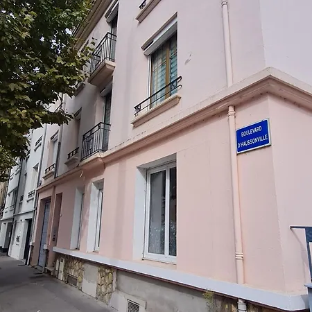 Apartment Lumineux De 2 Pieces - Quartier Anime D'haussonville, - Fr-1-584-317